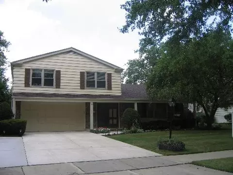 3411 Maple Leaf Dr, Glenview, IL 60026 photo 1