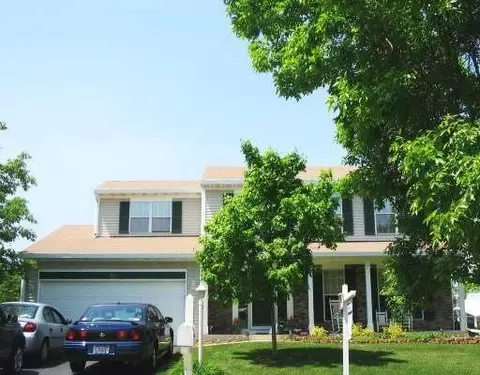 76 Ivanhoe Ln, Cary, IL 60013 photo 1