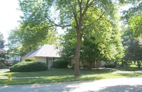 169 Longfellow Dr, Wheaton, IL 60187 photo 1