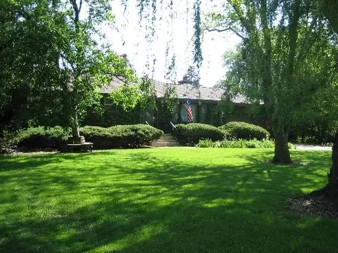 1157 Everett Ln, Des Plaines, IL 60018 photo 1