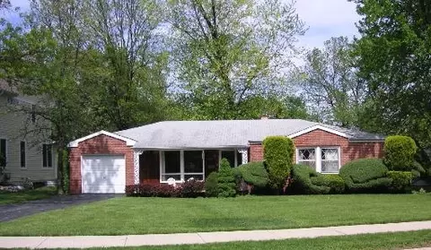 927 Cedar Ln, Northbrook, IL 60062 photo 1