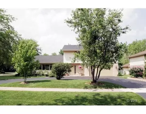 160 Crestview Dr, Deerfield, IL 60015 photo 1