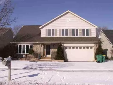 708 Kristy Ln, Wheeling, IL 60090 photo 1