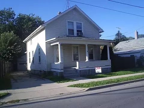 569 5th Ave, Aurora, IL 60505 photo 1