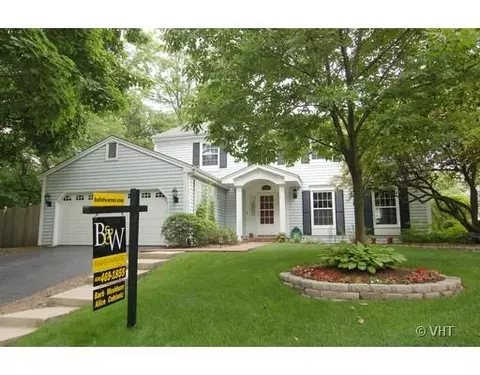 1330 Creekside Dr, Wheaton, IL 60187 photo 1