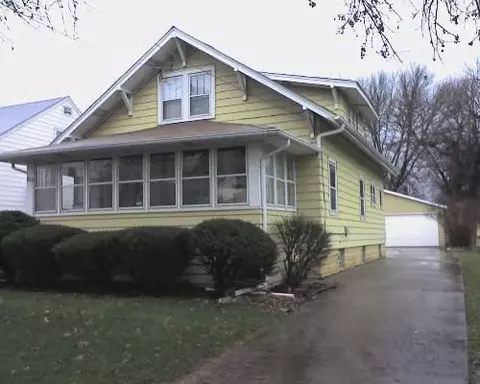 829 E Benton St, Aurora, IL 60505 photo 1