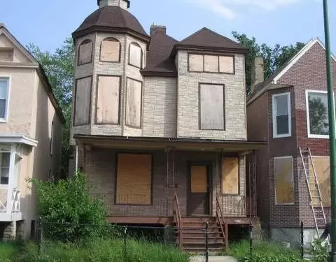 2725 E 76th St, Chicago, IL 60649 photo 1