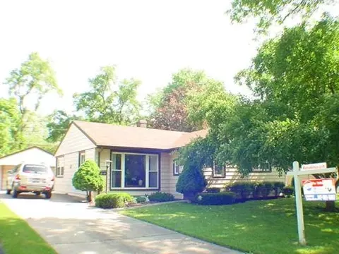 2110 Hawk Ln, Rolling Meadows, IL 60008 photo 1