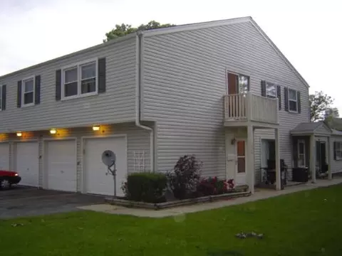 142 Ann Ct #D, Bartlett, IL 60103 photo 1