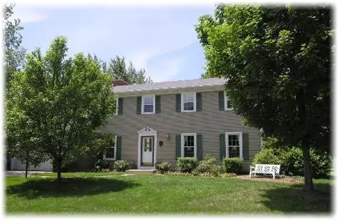 541 Warwick Dr, Naperville, IL 60565 photo 1