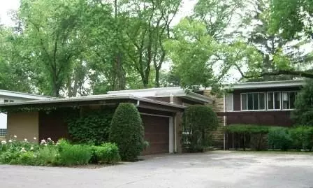 1010 Cherry Tree Ln, Glencoe, IL 60022 photo 1