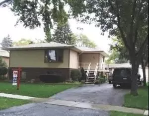 365 Wheeling Ave, Wheeling, IL 60090 photo 1