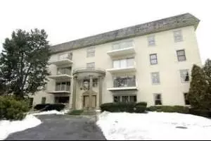 9601 W Golf Rd #101, Des Plaines, IL 60016 photo 1