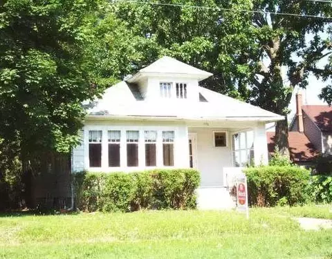 958 St Charles St, Elgin, IL 60120 photo 1