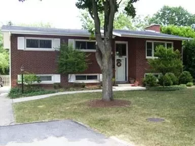 1715 Howard Ct, Wheaton, IL 60187 photo 1