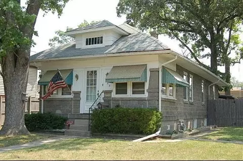 953 Elizabeth St, Elgin, IL 60120 photo 1
