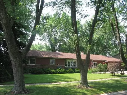 21 Walnut Ln, Algonquin, IL 60102 photo 1