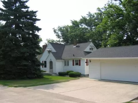 107 Beveridge St, Ottawa, IL 61350 photo 1