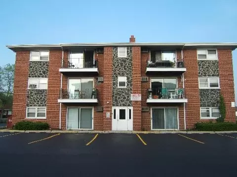 8302 W 47th St #3, Lyons, IL 60534 photo 1