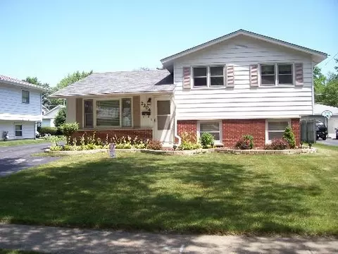2304 Kingfisher Ln, Rolling Meadows, IL 60008 photo 1
