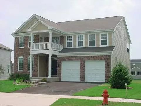 579 Waterford Dr, Elgin, IL 60123 photo 1