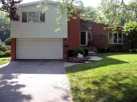 2221 Pinehurst, Glenview, IL 60025 photo 1