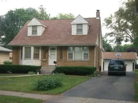 2047 E Craig Dr, Des Plaines, IL 60018 photo 1