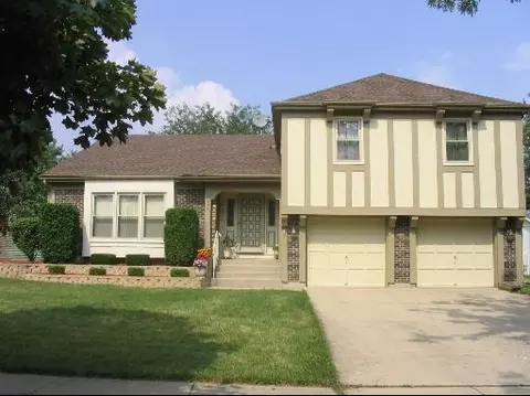 2307 Appleby Dr, Wheaton, IL 60187 photo 1