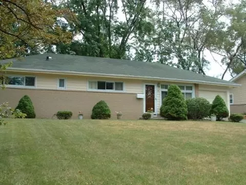 5 Forest Park Ln, Hoffman Estates, IL 60169 photo 1
