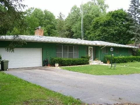 335 E Old Mill Rd, Plano, IL 60545 photo 1