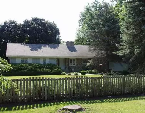 5 E N151 E Powis Rd, Wayne, IL 60184 photo 1