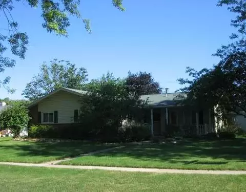 602 Hillcrest, Hoffman Estates, IL 60169 photo 1