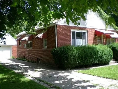 700 Stewart Ave, Elgin, IL 60120 photo 1