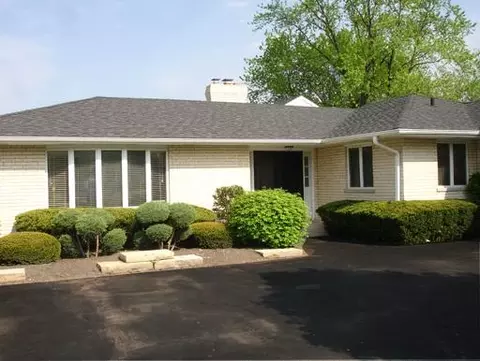 55 Constance Ln, Northbrook, IL 60062 photo 1