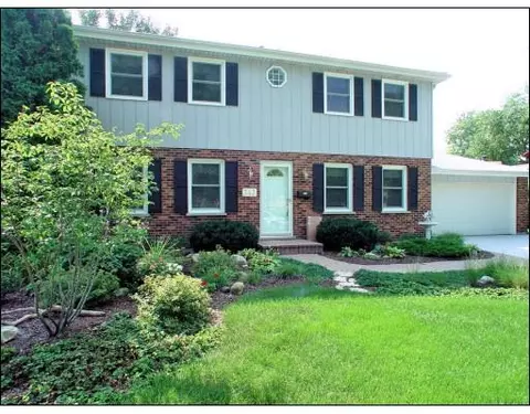 343 Berwick Dr, Aurora, IL 60506 photo 1