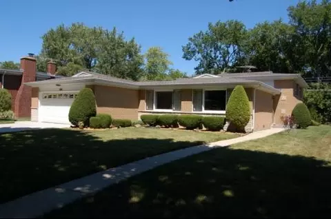 1000 E Golfhurst Ave, Mount Prospect, IL 60056 photo 1