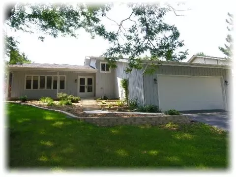 1106 Hidden Spring Dr, Naperville, IL 60540 photo 1