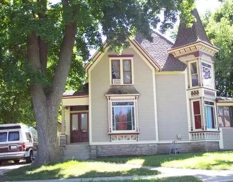 105 Hill Ave, Elgin, IL 60120 photo 1