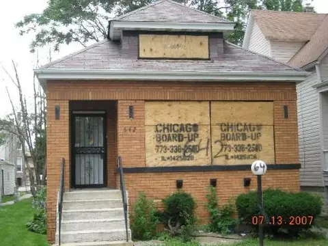 642 E 90th Pl, Chicago, IL 60619 photo 1