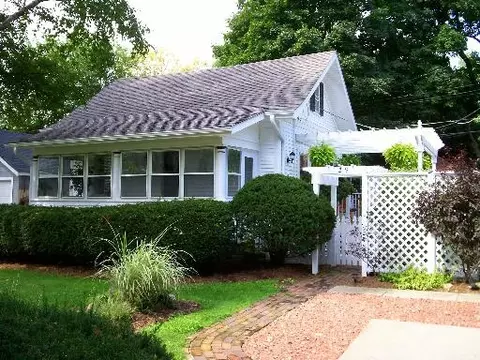 129 S Commonwealth Ave, Aurora, IL 60506 photo 1