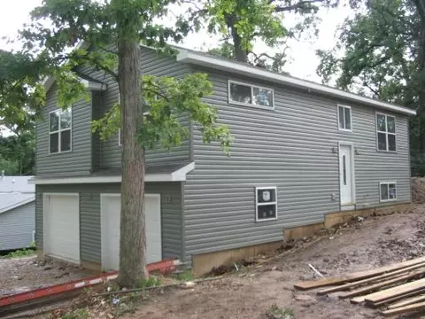 5103 Maple Hill Dr, Mchenry, IL 60050 photo 1