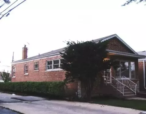 3944 W 68th Pl, Chicago, IL 60629 photo 1