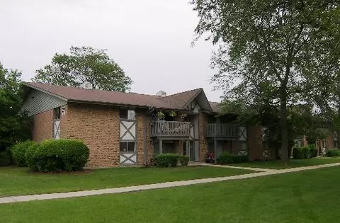 16 W555 Mockingbird Ln #206, Willowbrook, IL 60527 photo 1