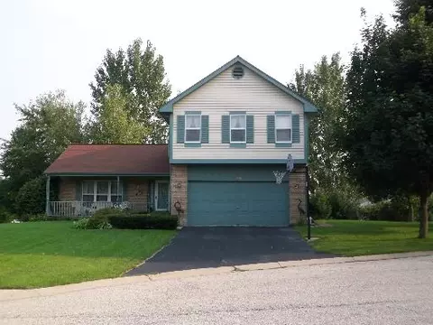 348 Bayberry St, Algonquin, IL 60102 photo 1