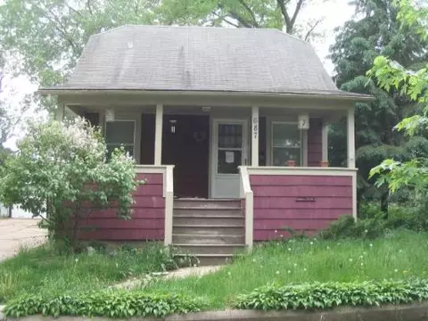 687 Lincoln Ave, Elgin, IL 60120 photo 1