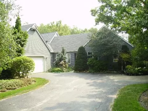 20910 Highview Rd, Marengo, IL 60152 photo 1