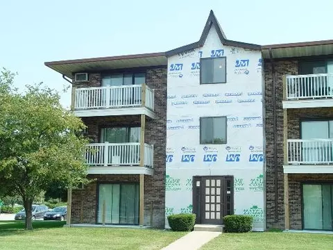 109 N Gregory St #19, Aurora, IL 60504 photo 1