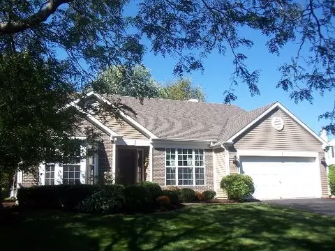 574 Surrey Ridge Dr, Cary, IL 60013 photo 1