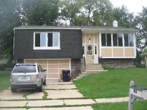 1212 Corley Dr, Elgin, IL 60120 photo 1