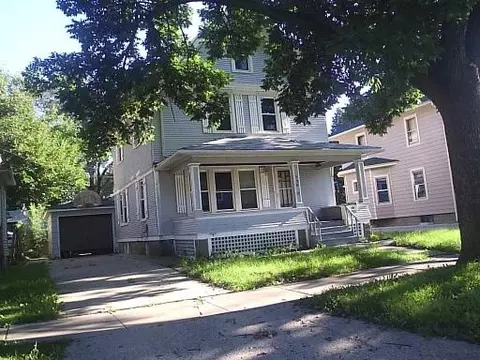 526 S 5th Ave, Aurora, IL 60505 photo 1